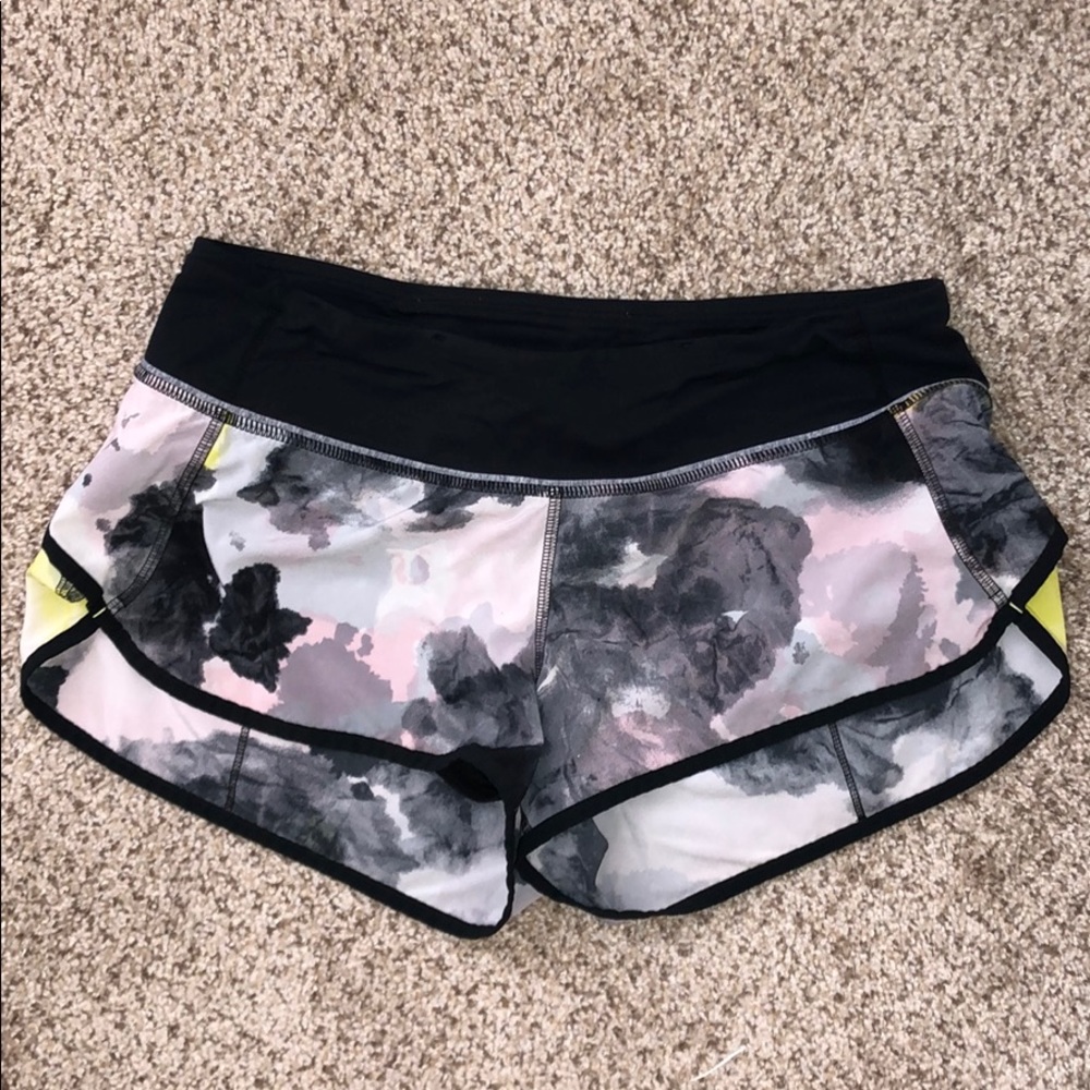 Lululemon Speed Up short 2.5”